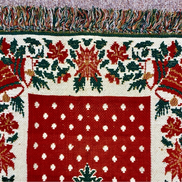 Christmas woven hearth rug, festive entry floor mat, fringed handmade - Picture 4 of 10
